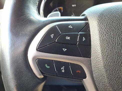 Used 2017 Jeep Grand Cherokee Altitude AWD/4WD image 16