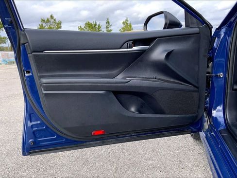 Used 2024 Toyota Camry SE image 20