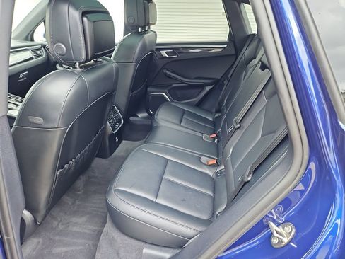 Certified 2023 Porsche Macan AWD/4WD image 35