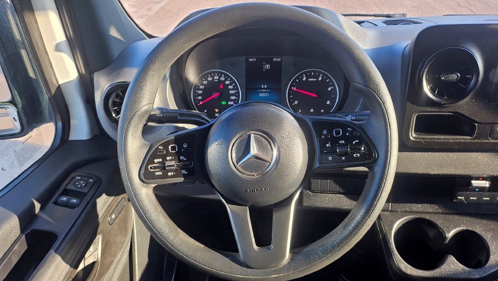 Used 2024 Mercedes-Benz Sprinter 2500 image 30