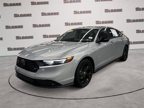 Used 2025 Honda Accord SE image 1