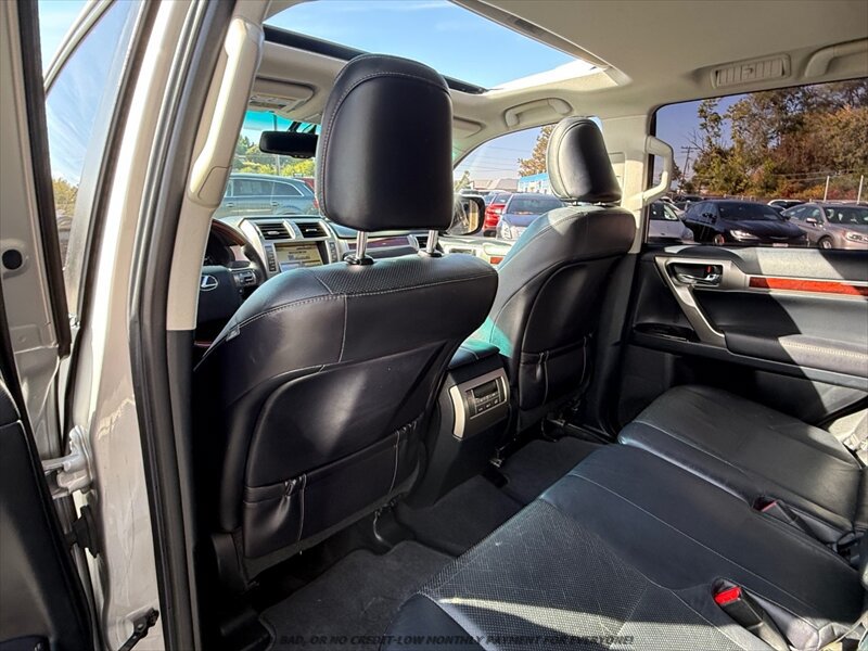 Used 2010 Lexus GX 460 w/ Convenience Pkg AWD/4WD image 15