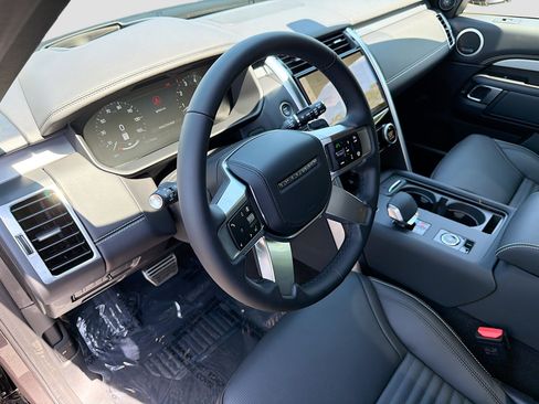 New 2026 Land Rover Discovery Limited Edition AWD/4WD image 26
