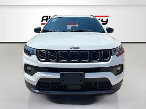 Used 2026 Jeep Compass Latitude AWD/4WD image 2