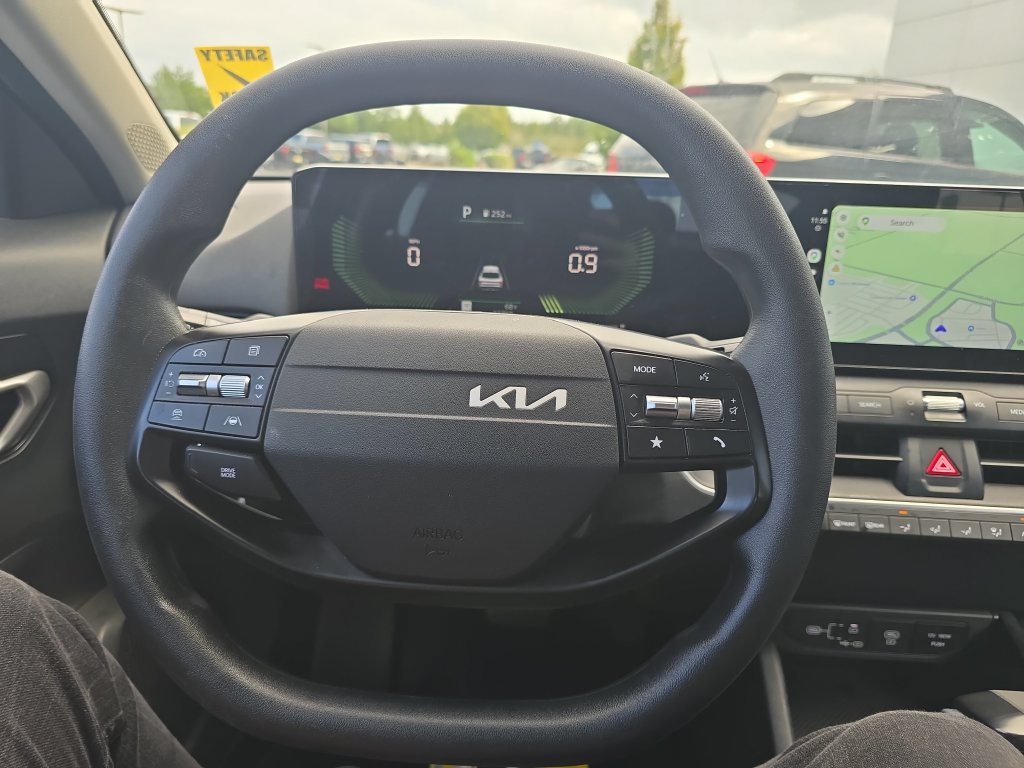Used 2025 Kia K4 FWD image 13