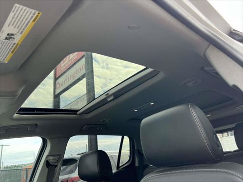 Used 2022 GMC Acadia SLT AWD/4WD image 20