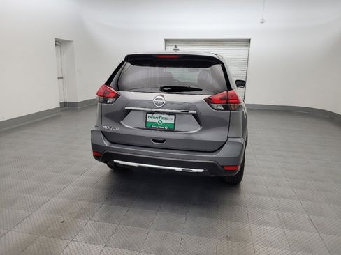 Used 2017 Nissan Rogue S FWD image 7