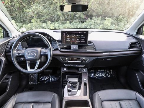 Used 2021 Audi Q5 e Premium w/ Convenience Package image 11