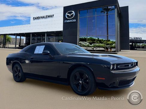 Used 2020 Dodge Challenger SXT RWD image 10