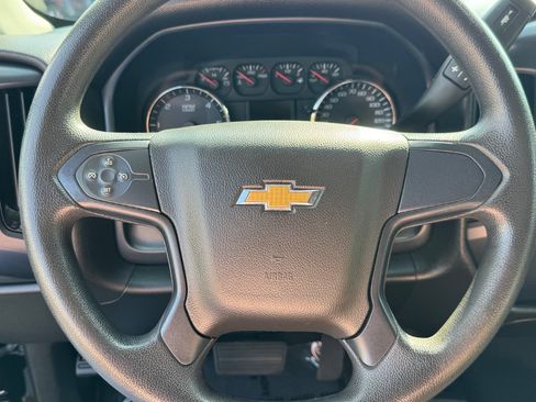 Used 2019 Chevrolet Silverado 1500 Custom w/ Custom Convenience Package AWD/4WD image 21