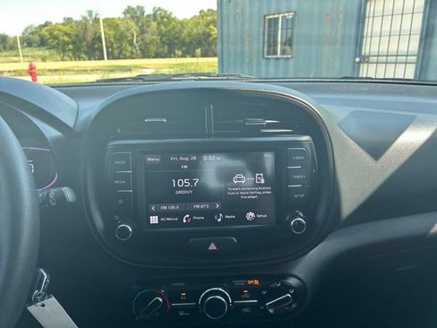 Used 2024 Kia Soul LX w/ Option Group 015 FWD image 15