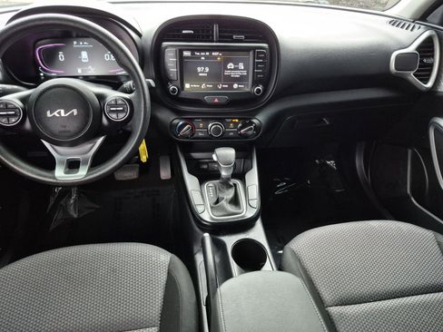 Used 2023 Kia Soul LX FWD image 14