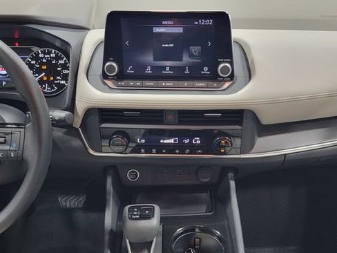Used 2023 Nissan Rogue SV AWD/4WD image 19