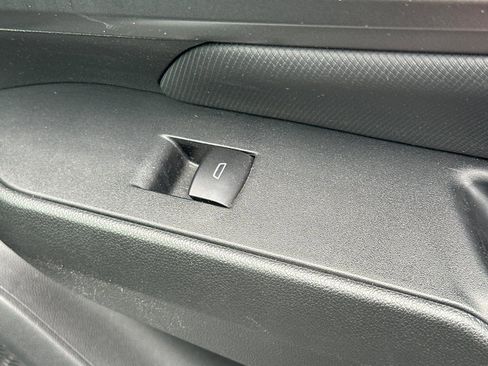 Certified 2024 Chevrolet Equinox EV RS image 23