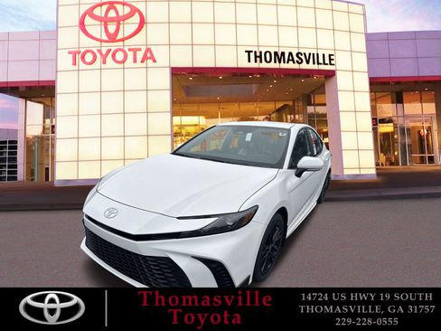 New 2025 Toyota Camry SE image 1