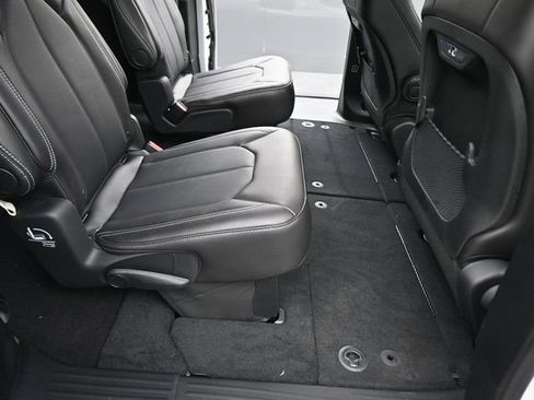 New 2026 Chrysler Pacifica Select w/ S Appearance Package image 37