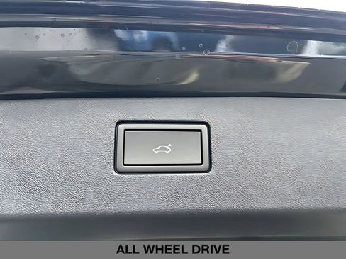 New 2026 Volkswagen Tiguan SE AWD/4WD image 16