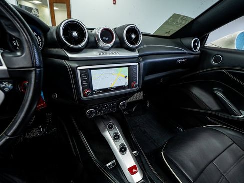Used 2016 Ferrari California T image 48