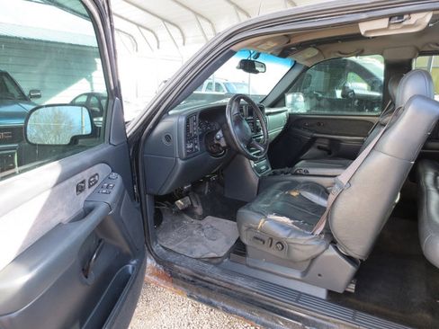 Used 2002 Chevrolet Silverado 2500 LT w/ Off-Road Skid Plate Pkg image 15