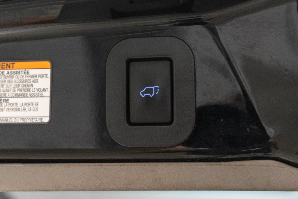 Used 2017 Toyota Sienna SE FWD image 32