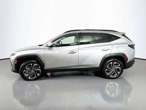 Certified 2025 Hyundai Tucson Limited AWD/4WD image 4