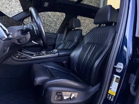 Used 2023 BMW X7 M60i AWD/4WD image 15