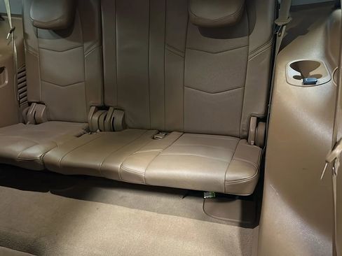 Used 2016 Cadillac Escalade Platinum image 15