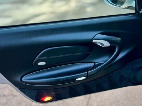 Used 2004 Porsche 911 Carrera image 11