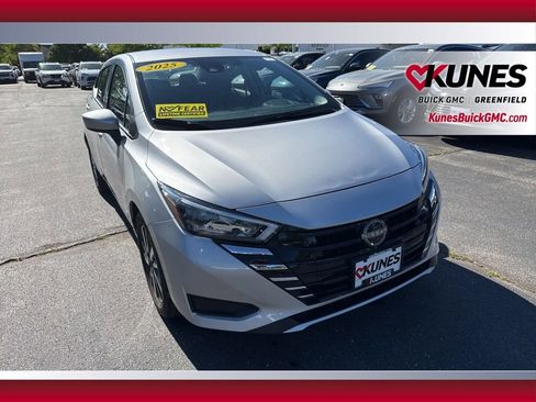 Used 2025 Nissan Versa SV FWD image 14