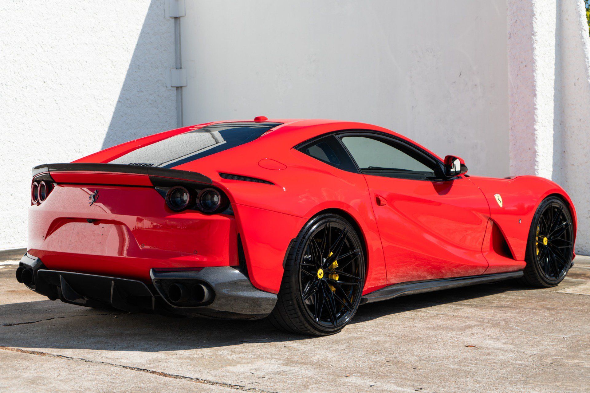 Used 2019 Ferrari 812 Superfast RWD image 9