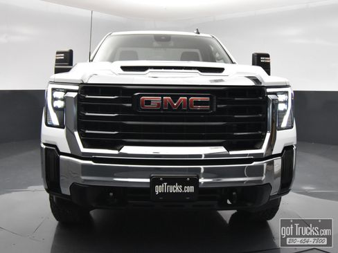 Used 2024 GMC Sierra 2500 Pro w/ Convenience Package RWD image 45