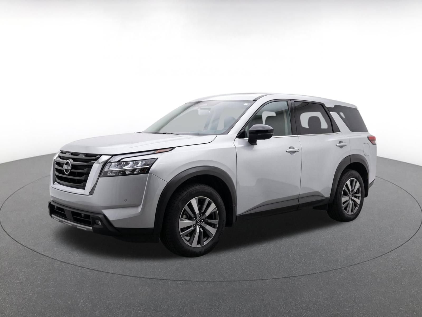 Used 2025 Nissan Pathfinder SV AWD/4WD image 9