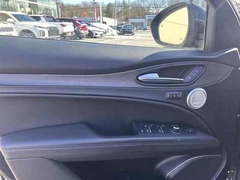Used 2018 Alfa Romeo Stelvio Ti image 12