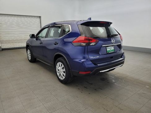 Used 2017 Nissan Rogue S image 5