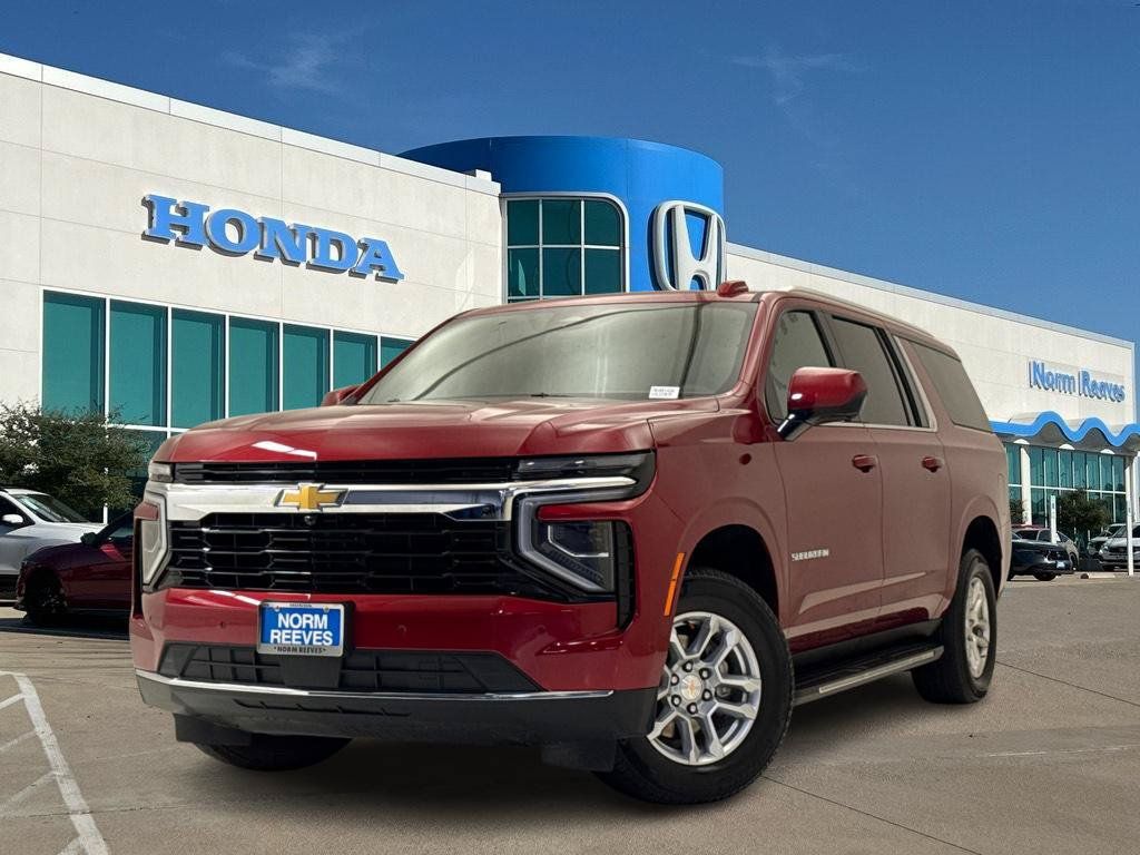 Used 2025 Chevrolet Suburban LS RWD image 1