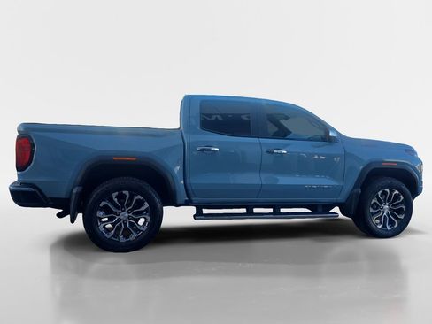 Used 2025 GMC Canyon Denali image 6