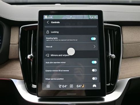 New 2026 Volvo XC90 B6 Ultra w/ Protection Package Premier image 18