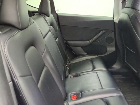 Used 2021 Tesla Model Y Long Range image 27