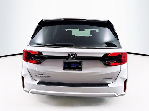 Used 2025 Honda Odyssey Sport-L image 6