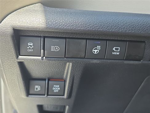 Used 2024 Toyota Sienna Platinum image 24