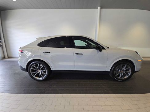 Used 2025 Porsche Cayenne Coupe AWD/4WD image 8