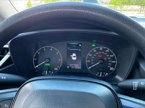 Used 2025 Toyota Corolla LE FWD image 50