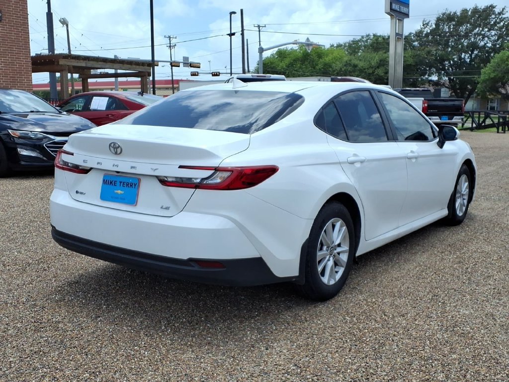 Used 2026 Toyota Camry LE w/ Convenience Package FWD image 3