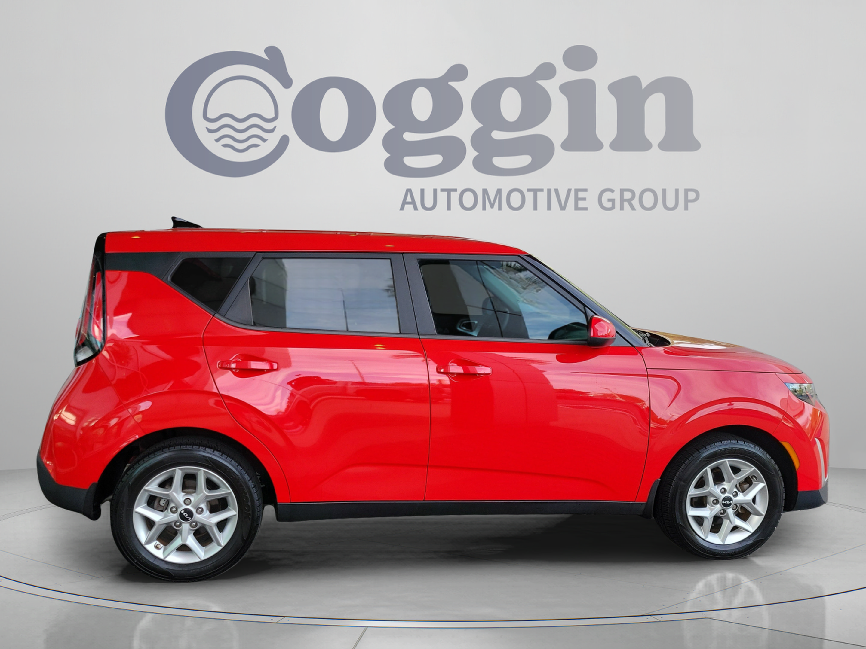 Used 2023 Kia Soul LX w/ Option Group 015 FWD image 5