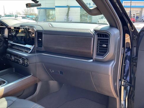 Used 2025 Chevrolet Silverado 2500 High Country w/ High Country Premium Package image 19