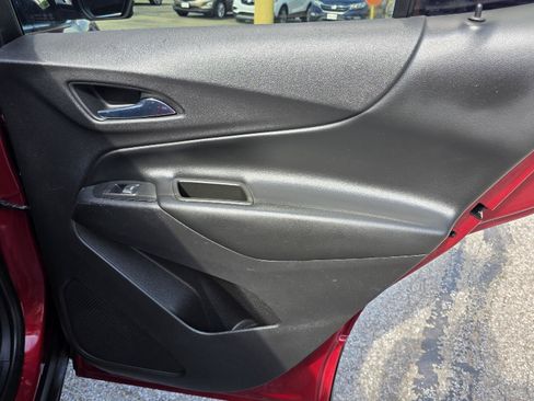 Used 2018 Chevrolet Equinox LT FWD image 27