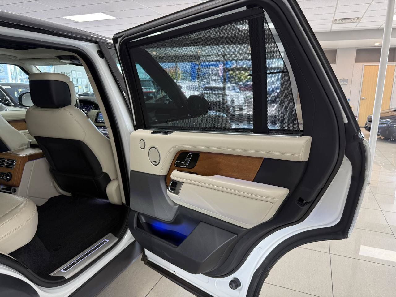 Used 2020 Land Rover Range Rover Long Wheelbase HSE AWD/4WD image 23