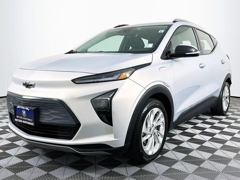 Used 2023 Chevrolet Bolt EUV LT FWD image 5