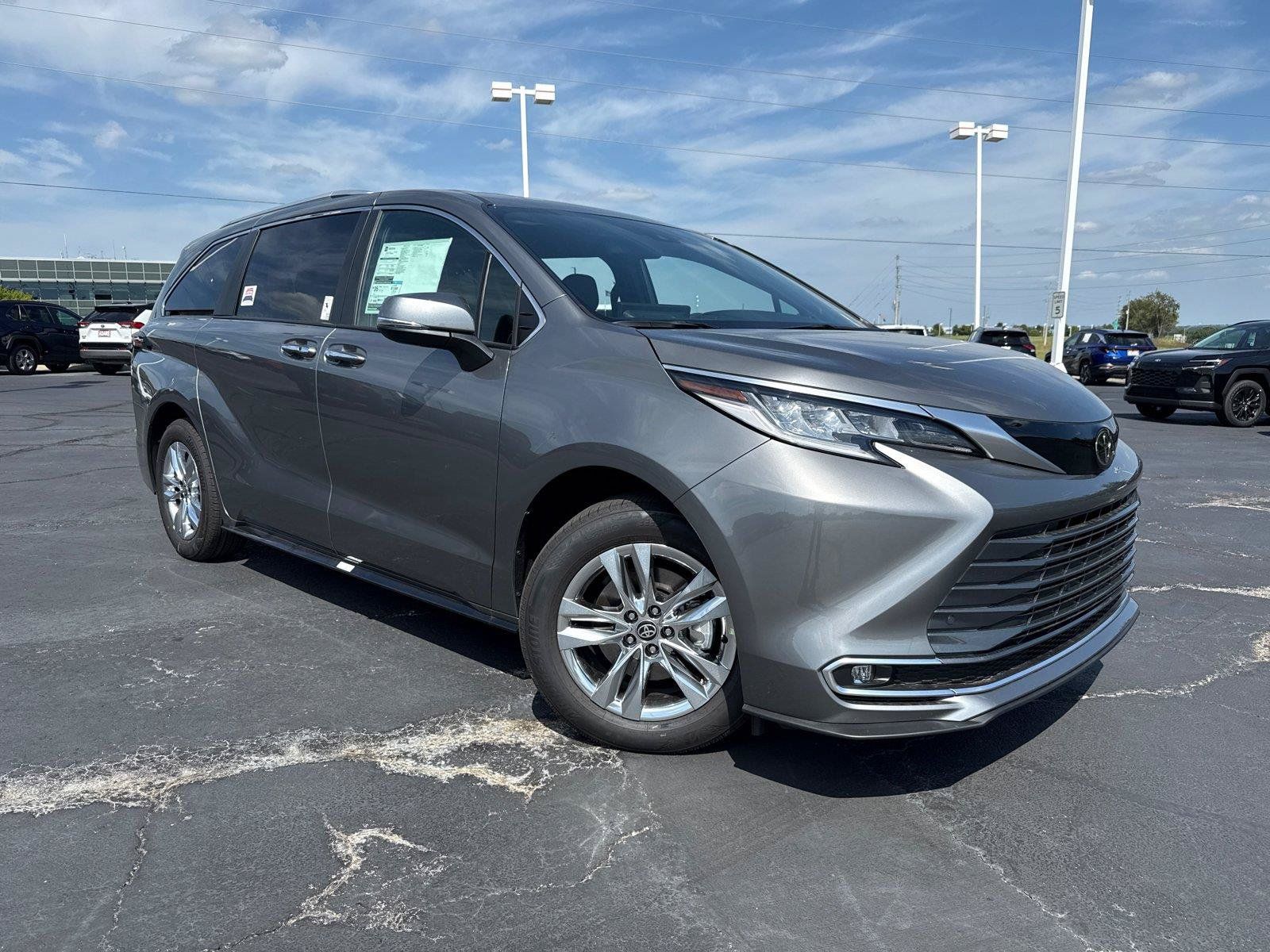 Used 2026 Toyota Sienna Limited AWD/4WD image 2