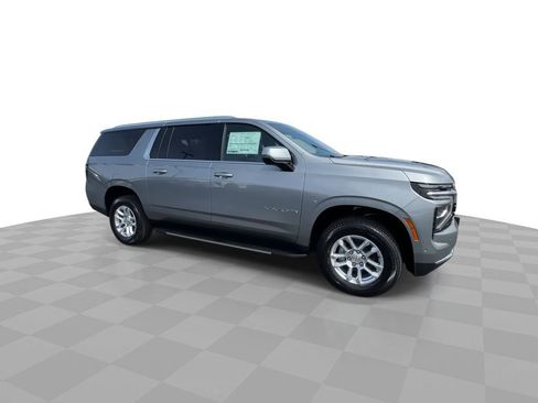 New 2026 Chevrolet Suburban LT w/ Comfort Package AWD/4WD image 9